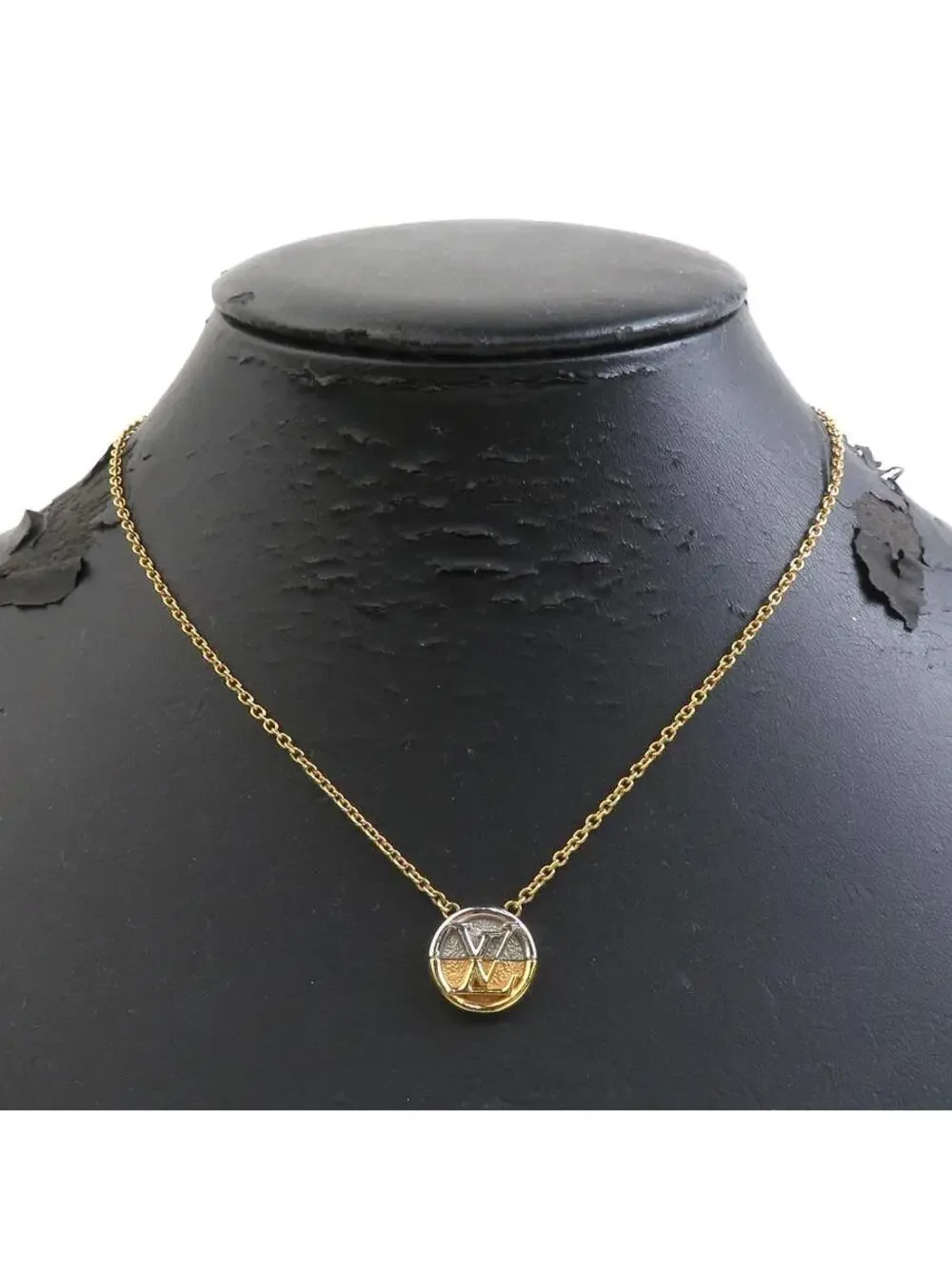 Auth Louis Vuitton Ltov Necklace #302841L31B